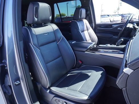 Used 2021 Cadillac Escalade Sport w/ LPO, ONYX Package image 13