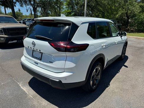 Used 2025 Nissan Rogue SV AWD/4WD image 10