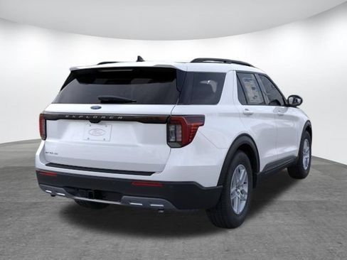 New 2026 Ford Explorer Active w/ Active Comfort Package RWD image 8