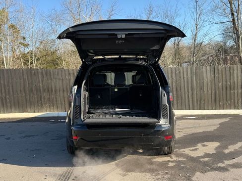 Certified 2025 Land Rover Discovery Dynamic SE image 5