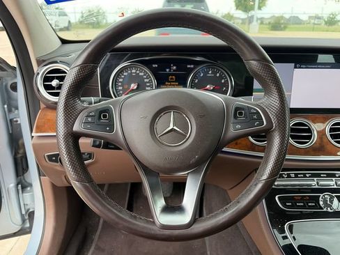 Used 2017 Mercedes-Benz E 300 4MATIC image 22
