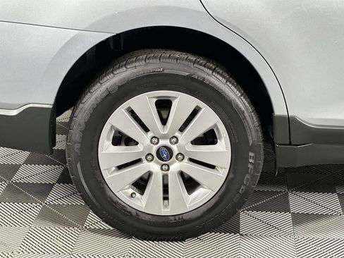 Used 2019 Subaru Outback 2.5i Premium image 24