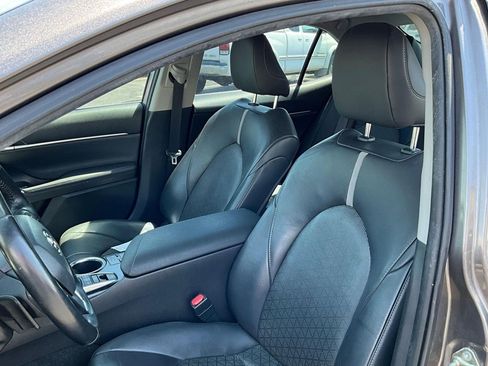 Used 2019 Toyota Camry XSE FWD image 19