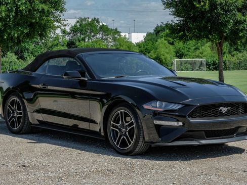 Used 2020 Ford Mustang Premium RWD image 9