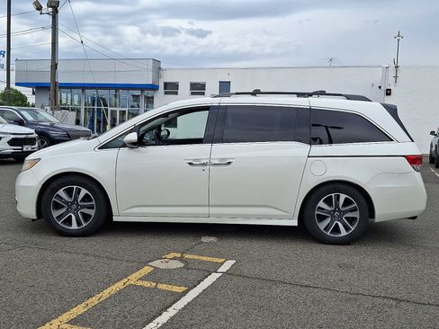 Used 2016 Honda Odyssey Touring Elite image 4