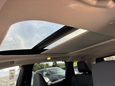 New 2026 INFINITI QX60 Luxe FWD image 8