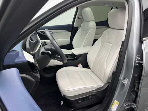 Certified 2025 Buick Envision Avenir AWD/4WD image 10