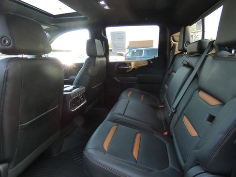Certified 2020 GMC Sierra 1500 AT4 w/ AT4 Premium Package AWD/4WD image 13