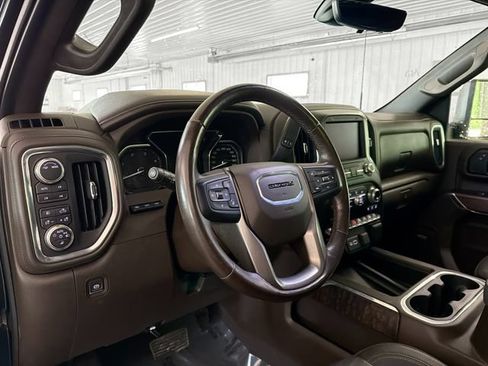 Used 2022 GMC Sierra 2500 Denali w/ Denali Black Diamond Edition AWD/4WD image 8