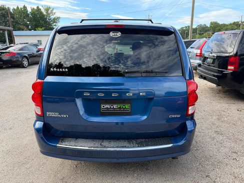 Used 2011 Dodge Grand Caravan Crew FWD image 4