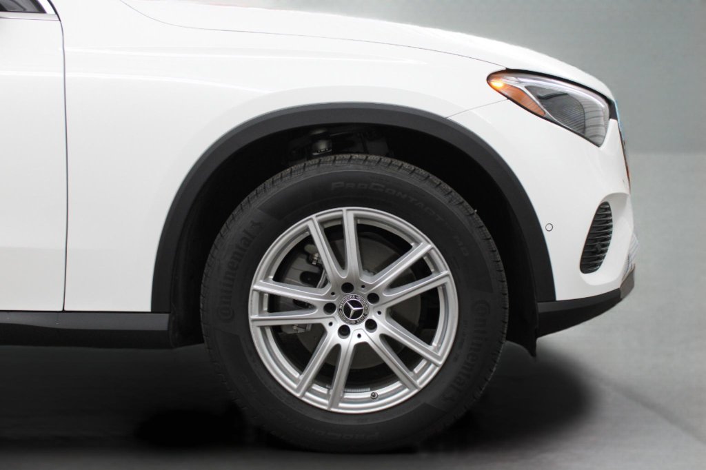Used 2026 Mercedes-Benz GLC 300 4MATIC image 14