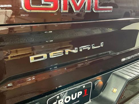 Used 2024 GMC Sierra 2500 Denali w/ Denali Reserve Package image 10