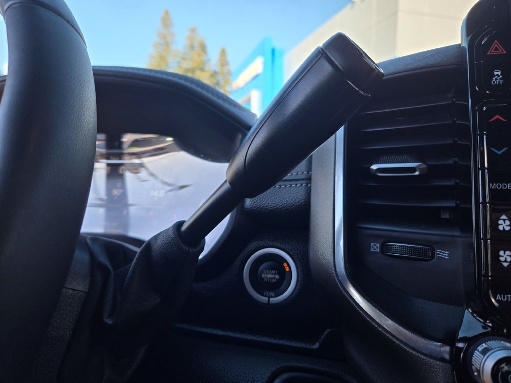 Used 2025 RAM 2500 Laramie AWD/4WD image 14