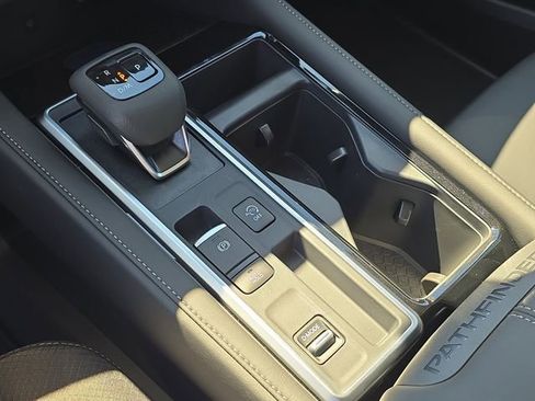 New 2026 Nissan Pathfinder SL w/ SL Premium Package image 26