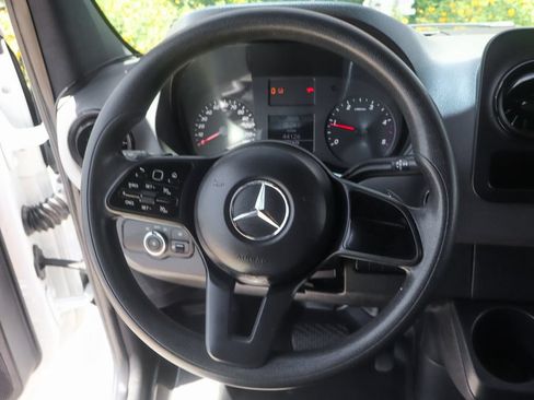 Used 2020 Mercedes-Benz Sprinter 2500 image 26