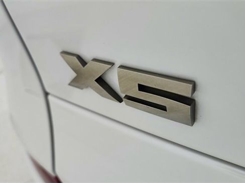 Used 2023 BMW X5 M50i w/ Executive Package image 17