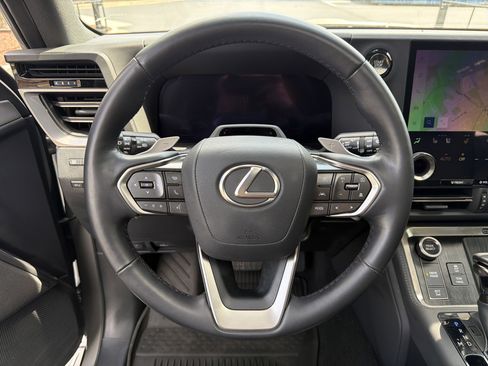 Used 2025 Lexus GX 550 w/ Accessory Package (2T) AWD/4WD image 11