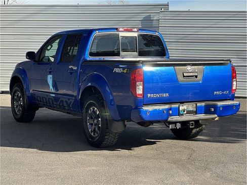 Used 2015 Nissan Frontier PRO-4X image 3