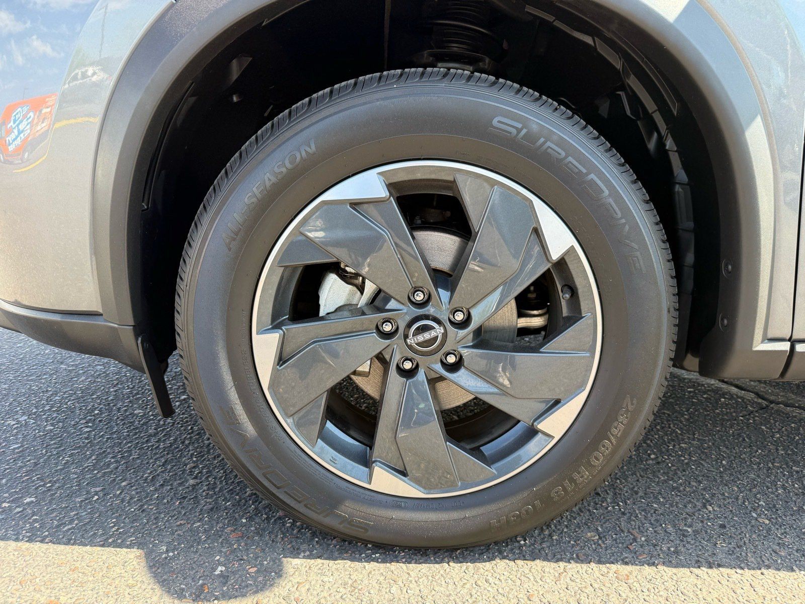 Used 2025 Nissan Rogue SV AWD/4WD image 11