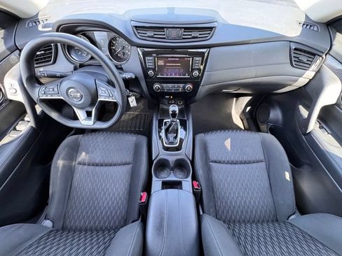 Used 2018 Nissan Rogue S AWD/4WD image 2