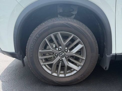 Used 2023 Nissan Rogue S AWD/4WD image 3