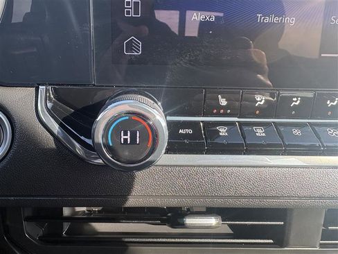 Used 2025 Chevrolet Colorado Trail Boss image 20