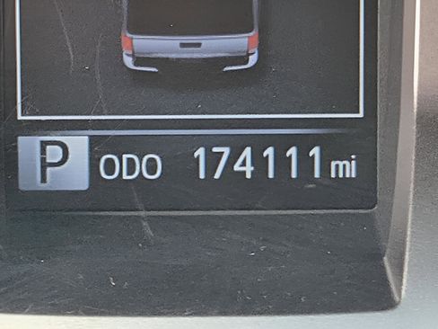 Used 2016 Toyota Tacoma Limited w/ Towing Package image 23