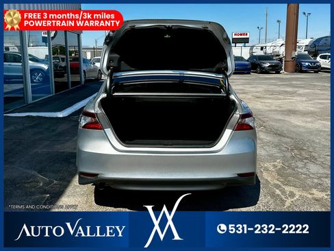 Used 2021 Toyota Camry LE image 36