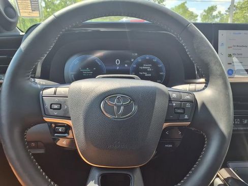 Used 2024 Toyota Crown Limited w/ Advanced Technology Package image 21