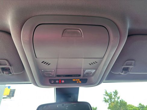 Used 2022 GMC Terrain SLE w/ Driver Convenience Package FWD image 25