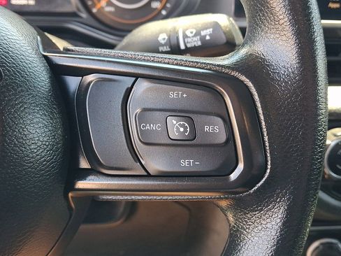 Used 2025 Jeep Wrangler Sport AWD/4WD image 21
