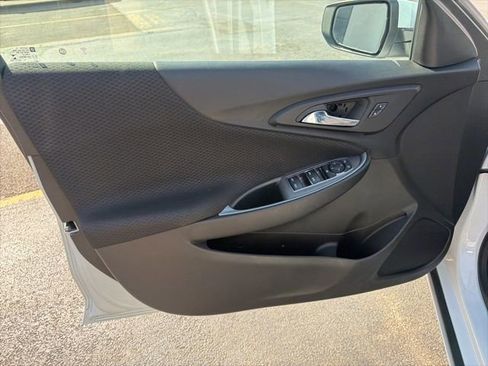 Used 2023 Chevrolet Malibu LT image 23