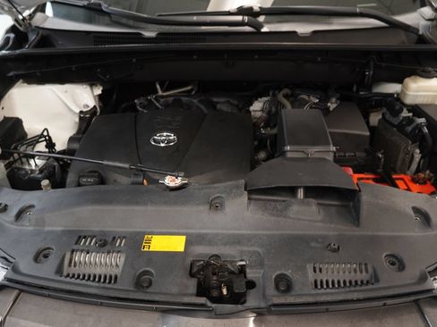 Used 2019 Toyota Highlander LE AWD/4WD image 41