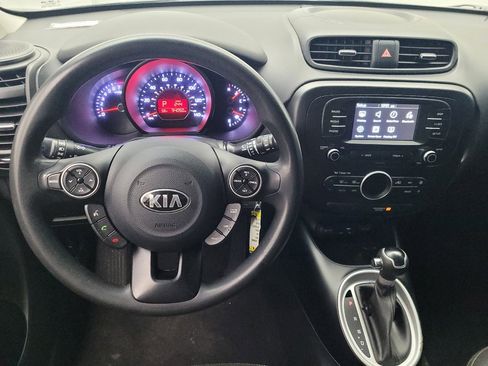 Used 2017 Kia Soul + image 22