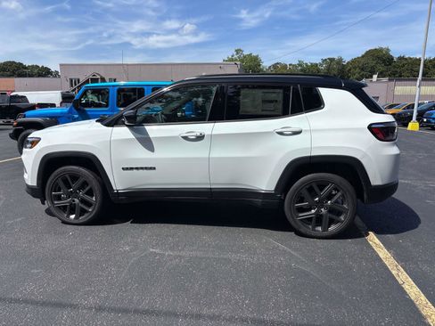 New 2025 Jeep Compass Limited w/ Sun & Sound Group image 2