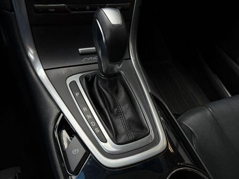 Used 2017 Ford Edge Titanium w/ Equipment Group 301A AWD/4WD image 16