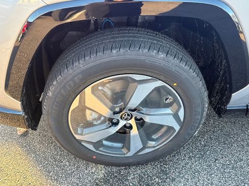 New 2025 Toyota RAV4 SE image 14