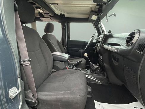 Used 2017 Jeep Wrangler Unlimited Sport image 14