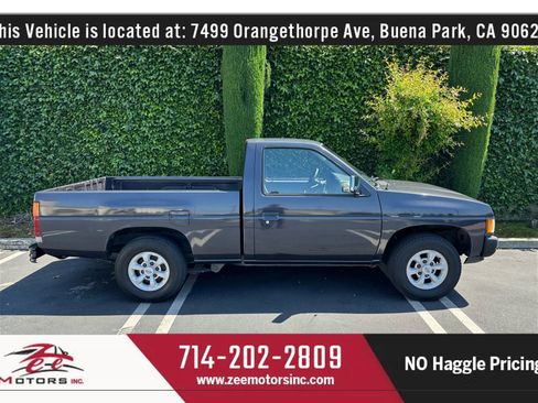 Used 1995 Nissan Pickup 2WD Regular Cab image 5