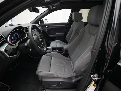 Used 2019 Audi Q3 2.0T Prestige w/ Prestige Package AWD/4WD image 6