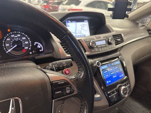 Used 2016 Honda Odyssey Touring Elite image 12