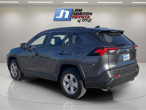 Used 2020 Toyota RAV4 XLE image 7