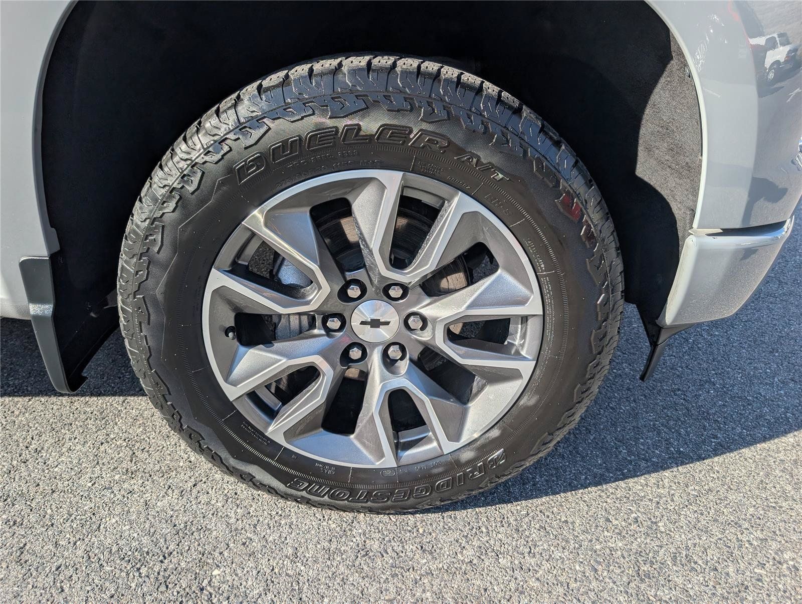 Used 2024 Chevrolet Silverado 1500 RST AWD/4WD image 9