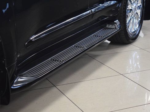 Used 2008 Lexus LX 570 4WD image 12