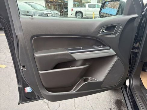 Used 2021 Chevrolet Colorado LT AWD/4WD image 11