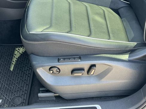 Certified 2024 Volkswagen Tiguan SEL R-Line AWD/4WD image 18