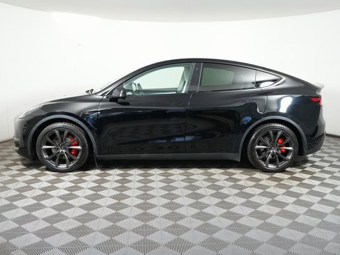 Used 2022 Tesla Model Y Performance image 2