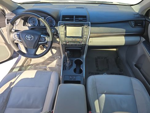 Used 2015 Toyota Camry XLE image 9