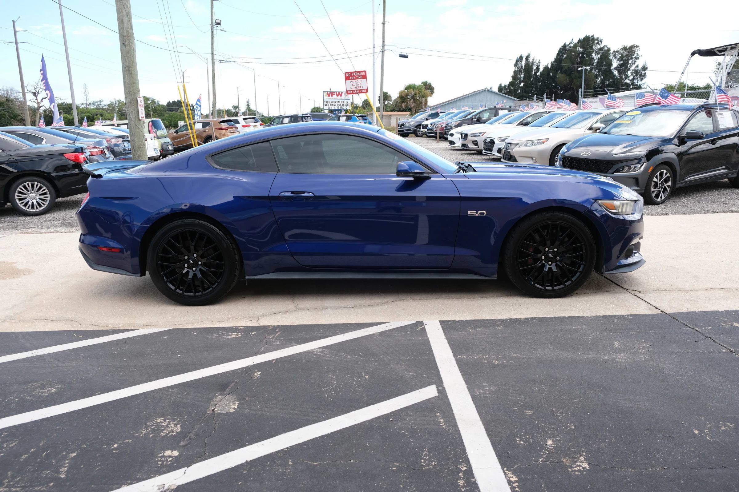Used 2016 Ford Mustang GT Premium w/ GT Performance Package RWD image 4