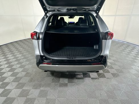 Used 2025 Toyota RAV4 XSE w/ Weather Package AWD/4WD image 31
